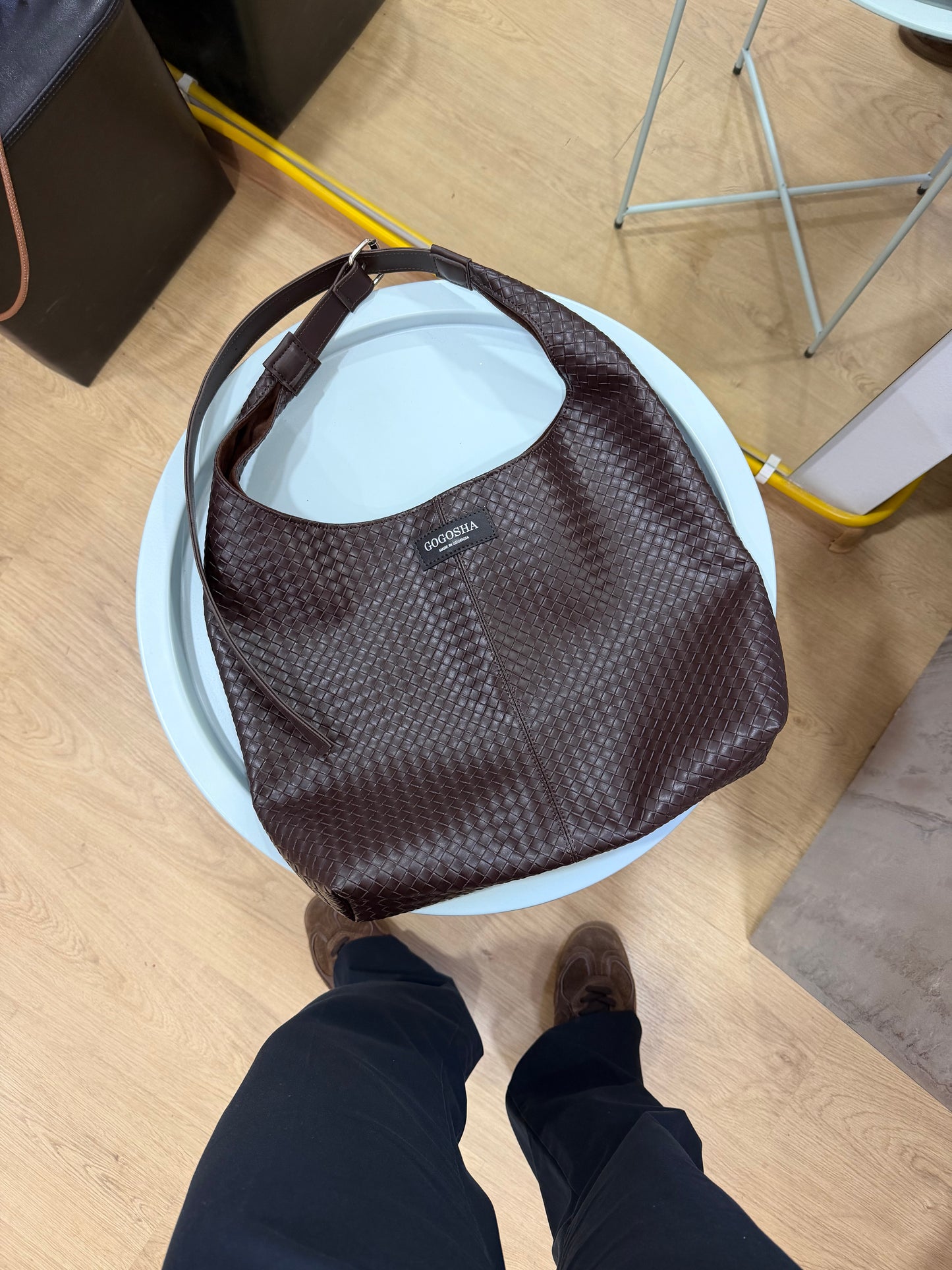 მუქი ყავისფერი ჰობოს ჩანთა/Dark brown Hobo bag