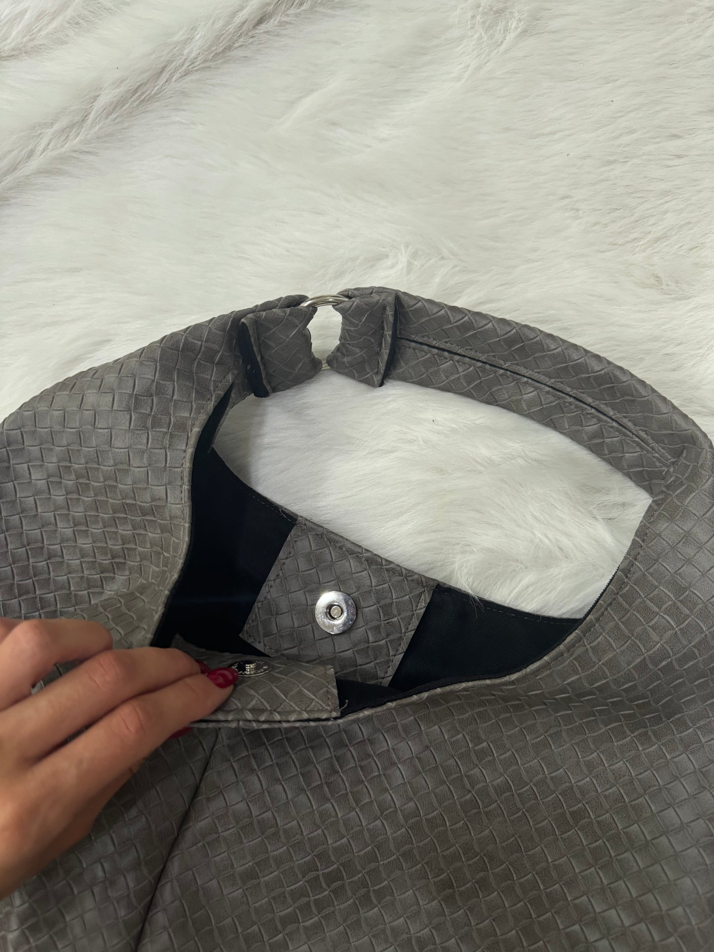ნაცრისფერი ჰობოს ჩანთა/Grey Hobo bag