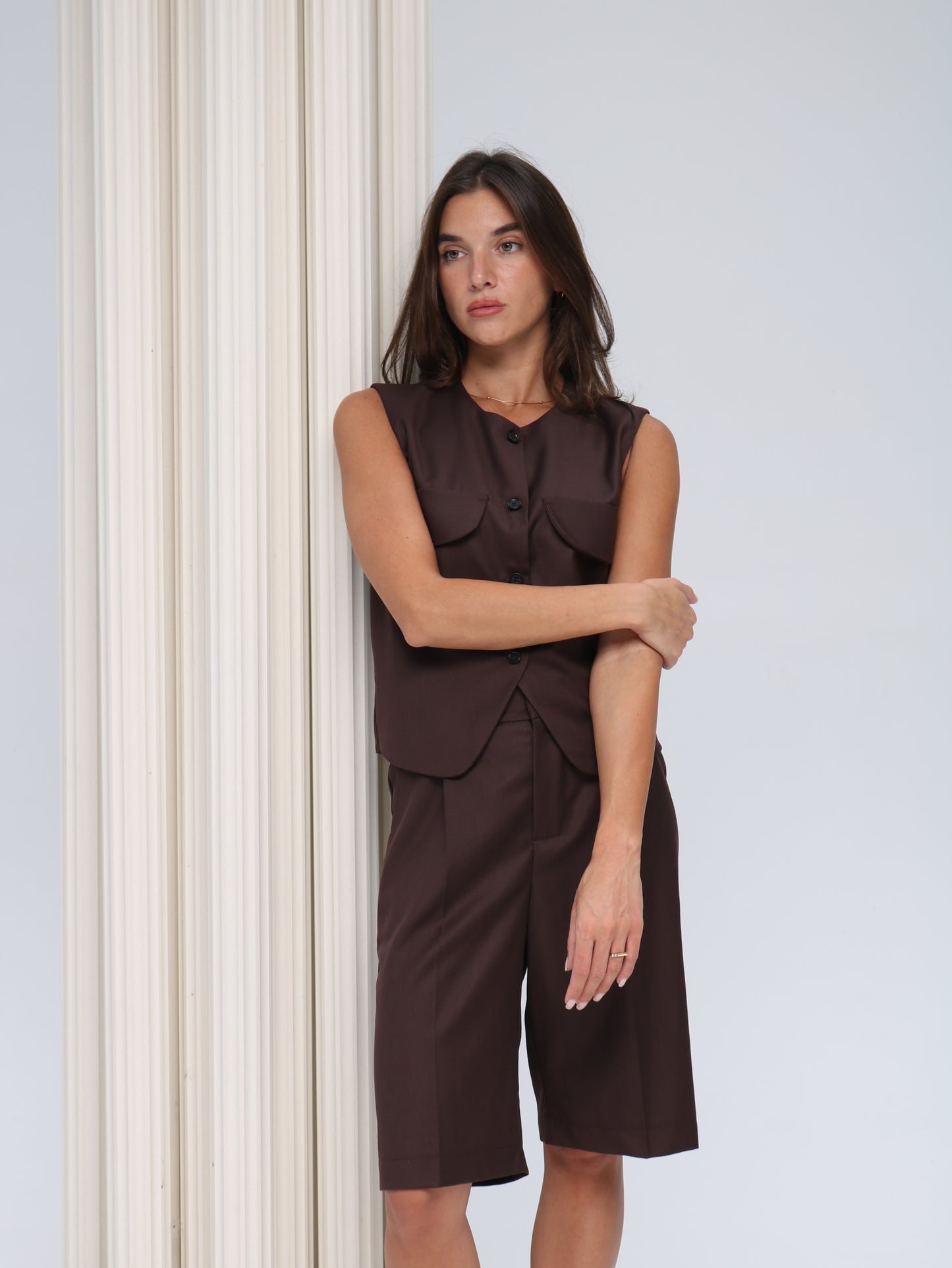 მუქი ყავისფერი სამეული შორტით და შარვლით/Dark brown set with shorts and pants