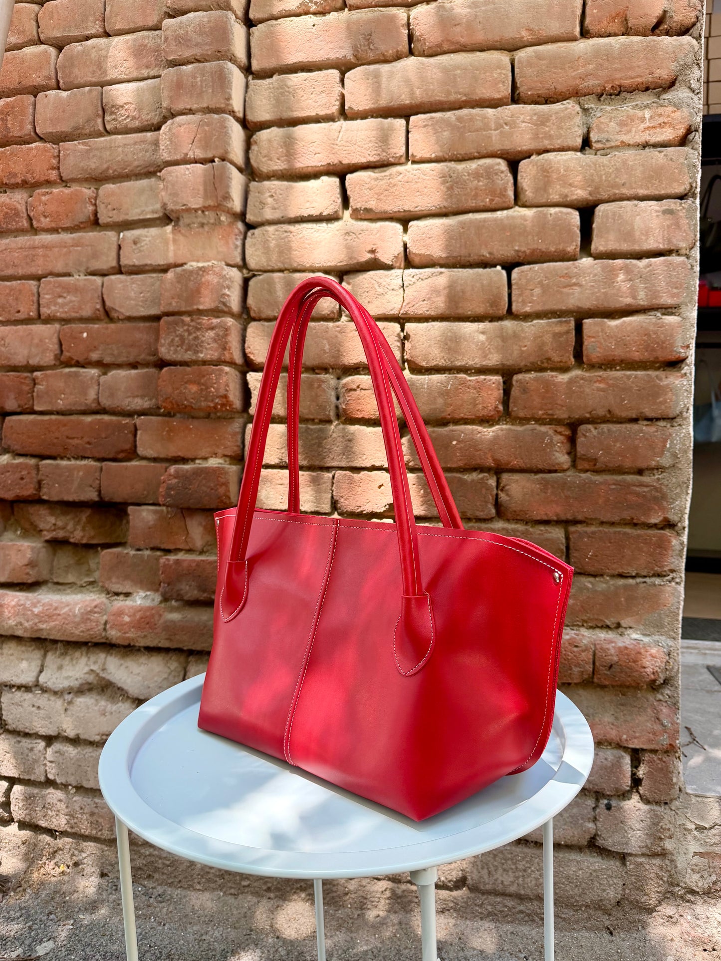 წითელი “Silvy”/ Red “Silvy”