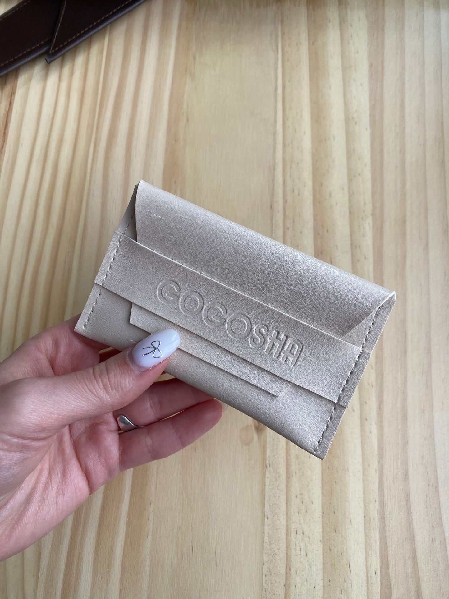 ეკო-ტყავის საბარათე