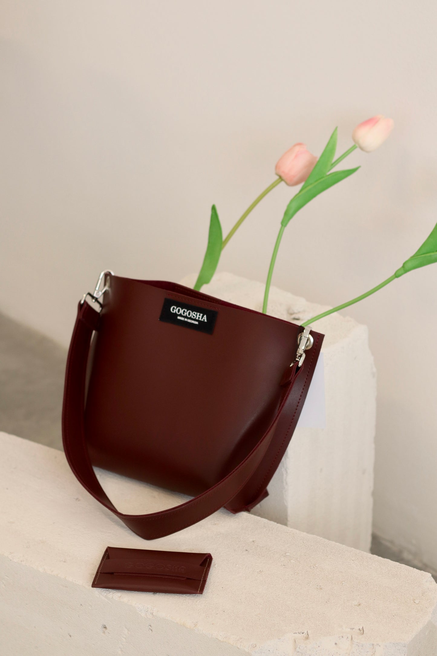 შინდისფერი მხრის ჩანთა/Burgundy shoulder bag