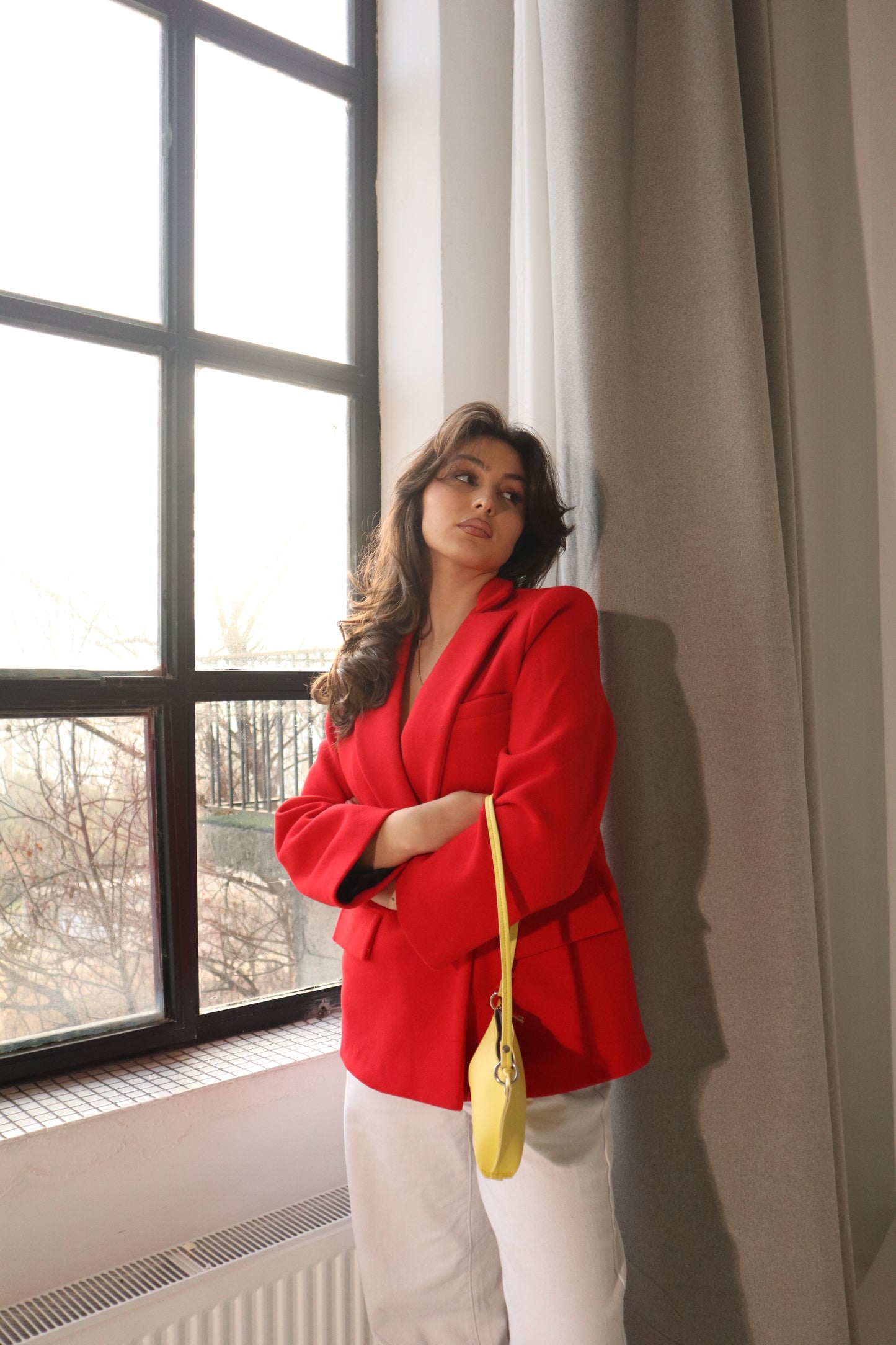 წითელი თბილი პიჯაკი/Red warm jacket