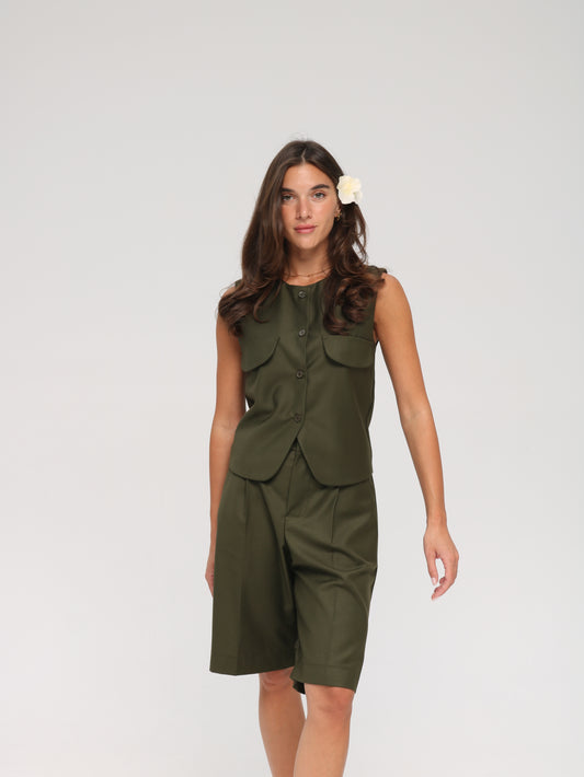 მუქი მწვანე ორეული შორტით/Dark green set with shorts