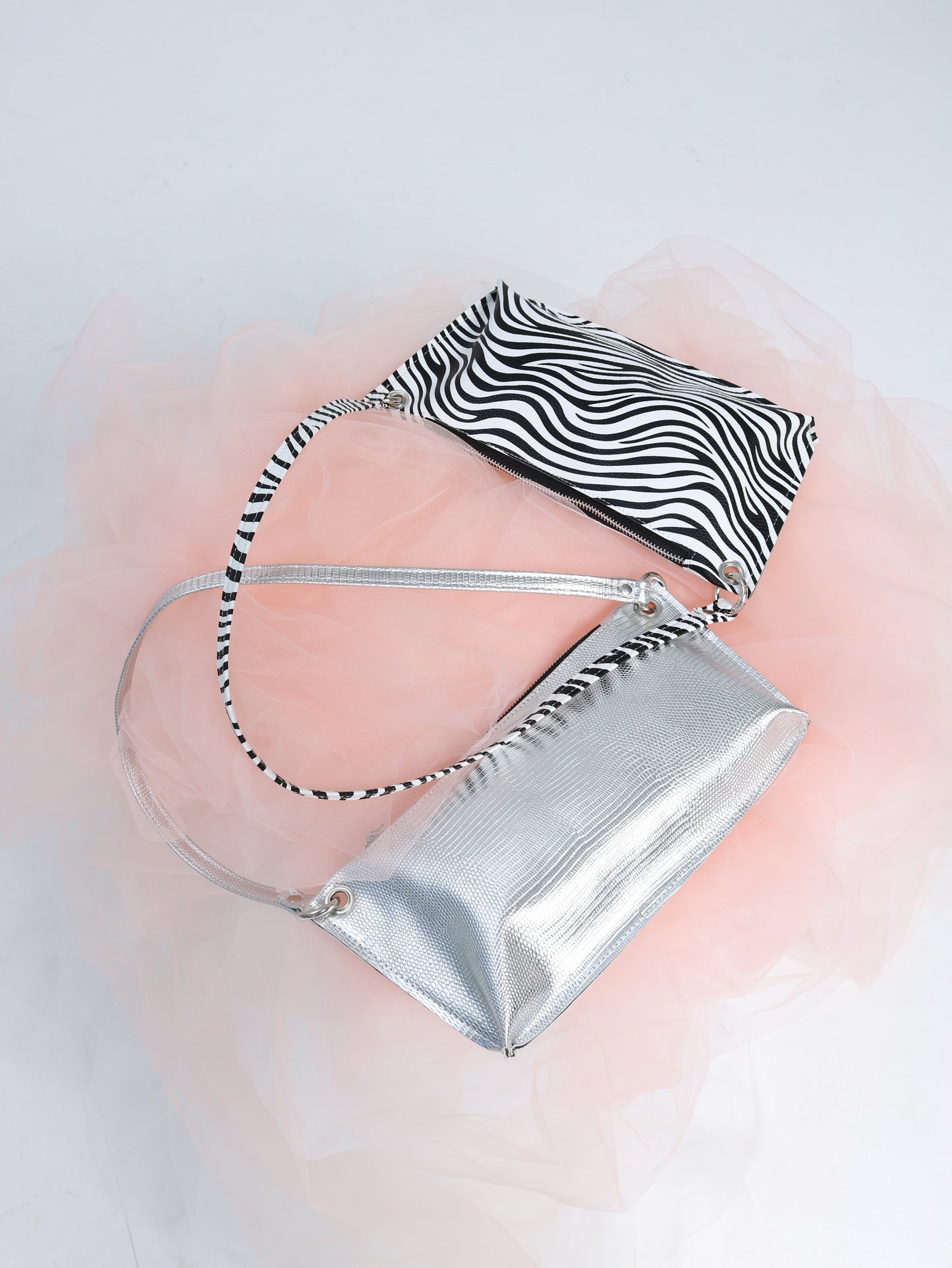 პატარა ზომის შტამპიანი ჩანთა ელვით/Small size bag with zipper and stamp