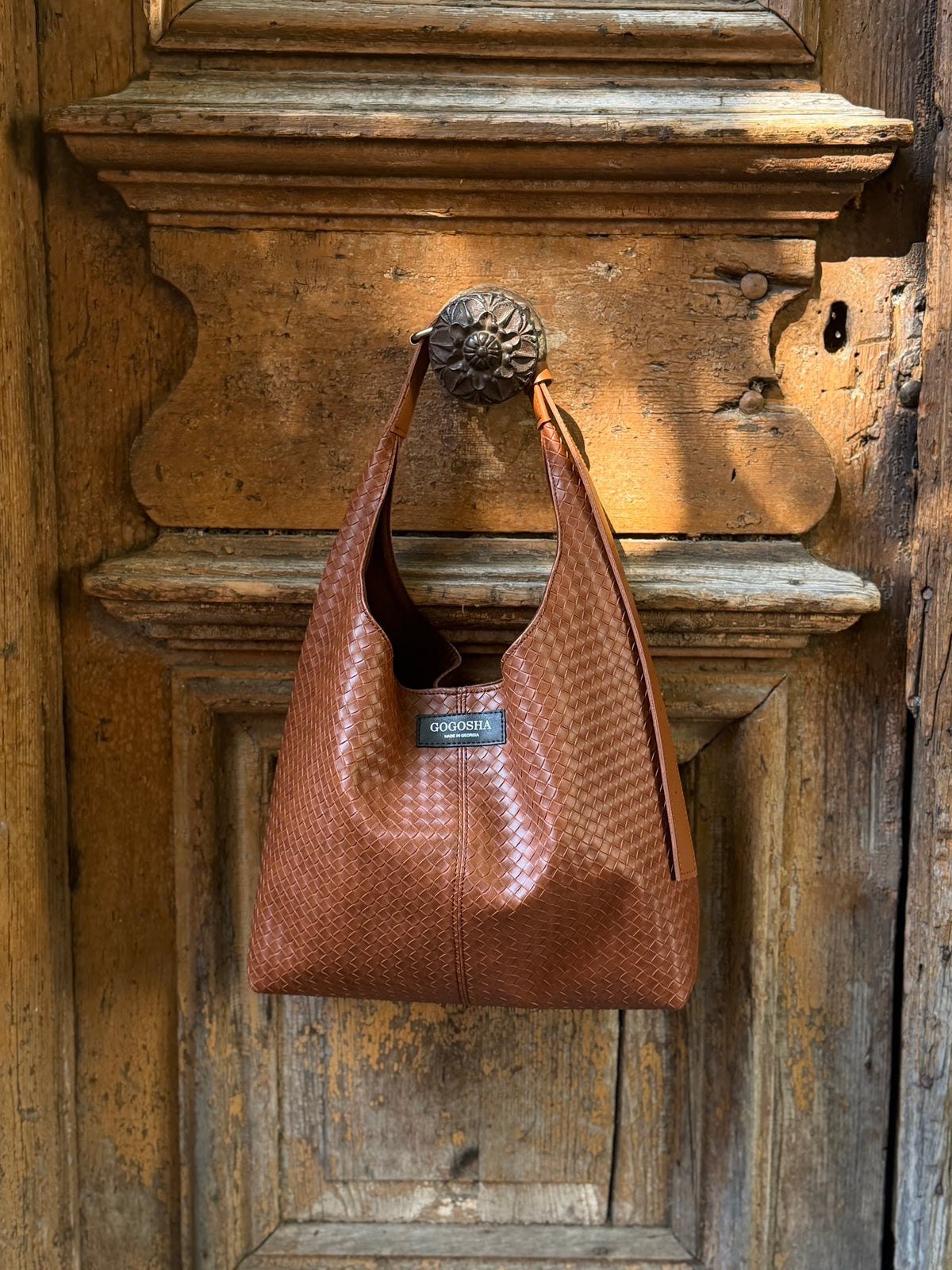 ღია ყავისფერი ჰობოს ჩანთა/Light brown Hobo bag