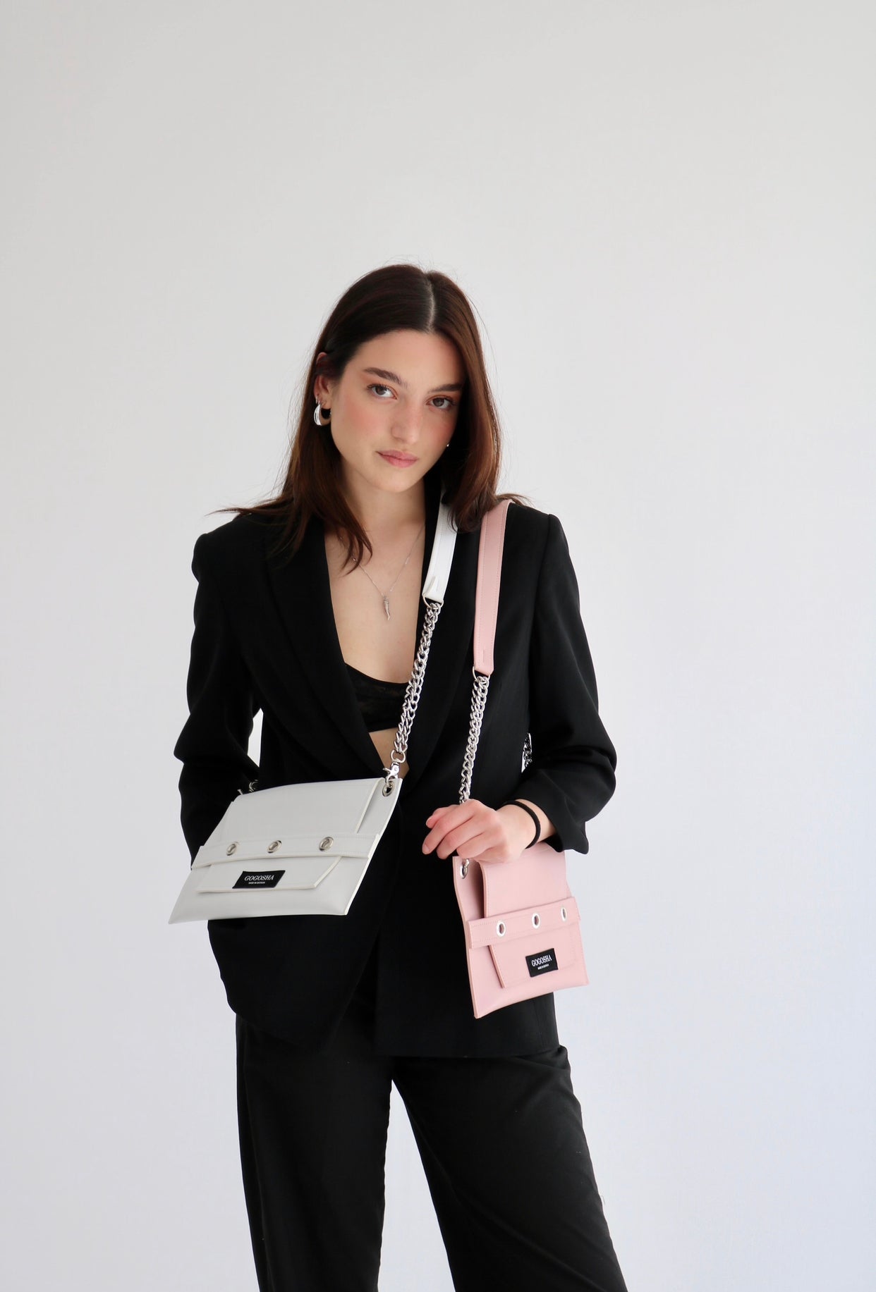 პატარა მეტალებიანი ჩანთა/Small size metal bag