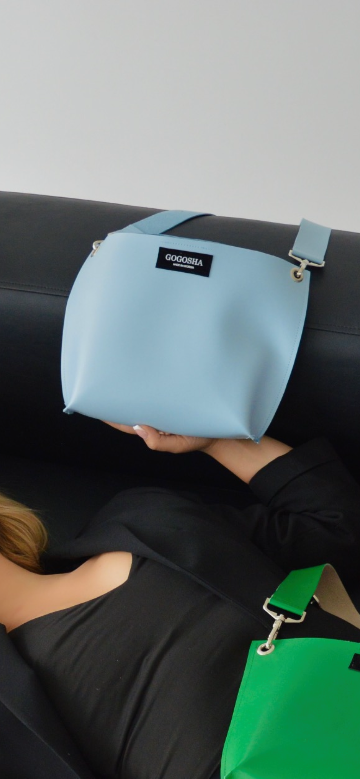 ცისფერი მხრის ჩანთა/Baby blue shoulder bag