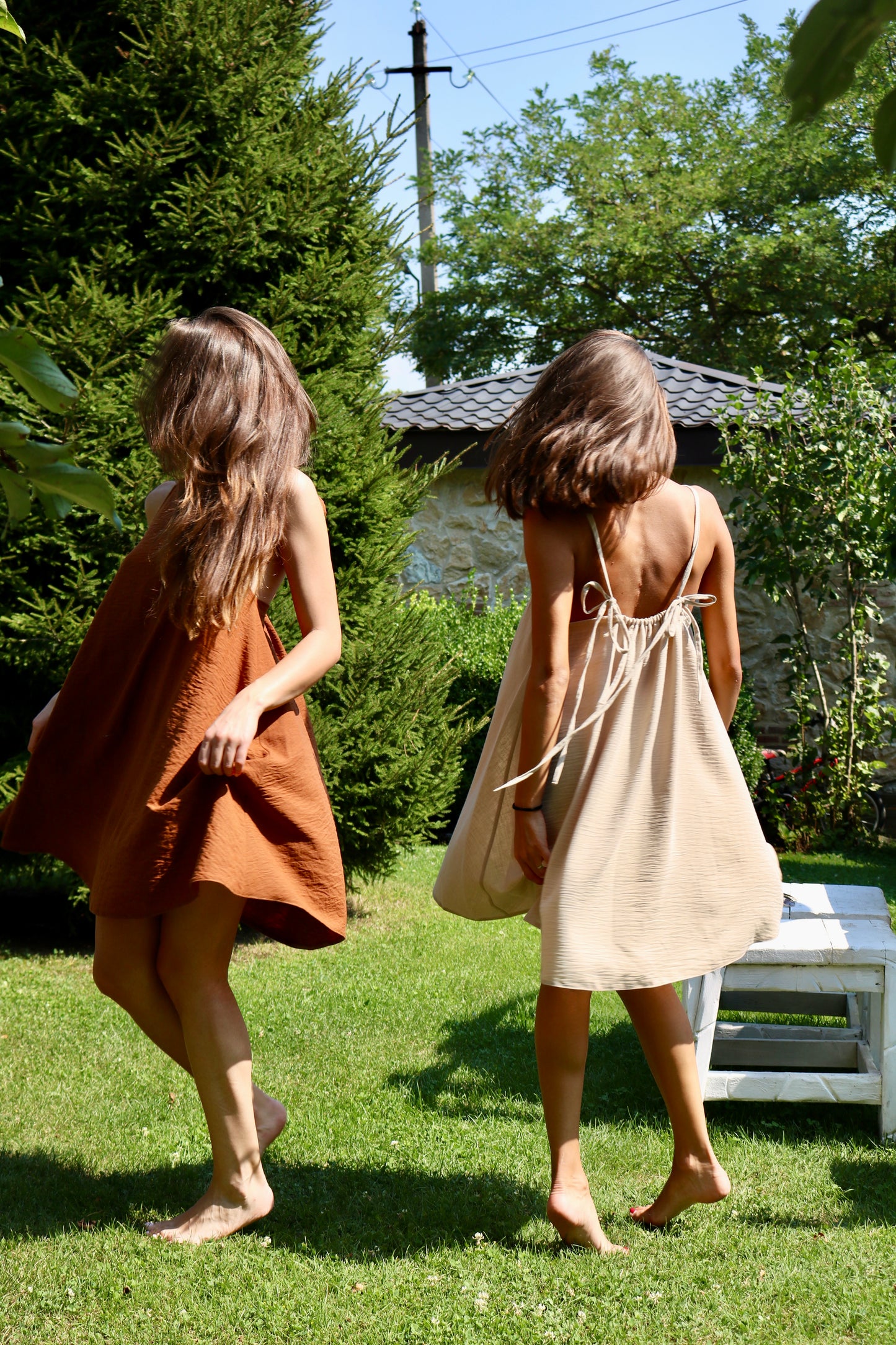 ყავისფერი ტილოს კაბა თასმებით/Brown canvas dress with straps
