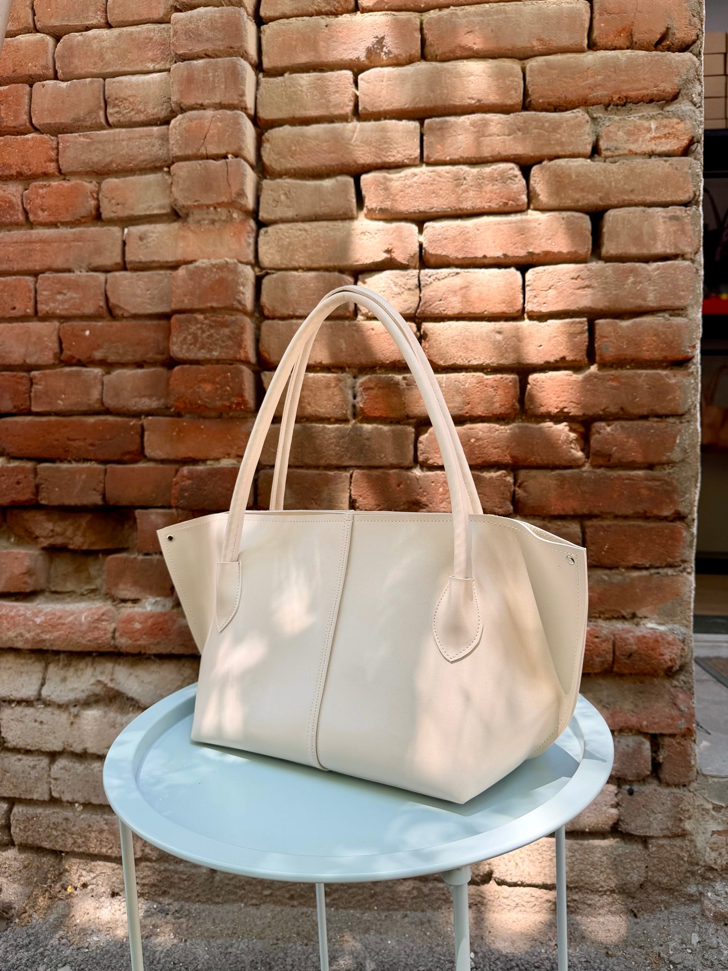 ღია კრემისფერი “Silvy”/ Light creamy “Silvy”