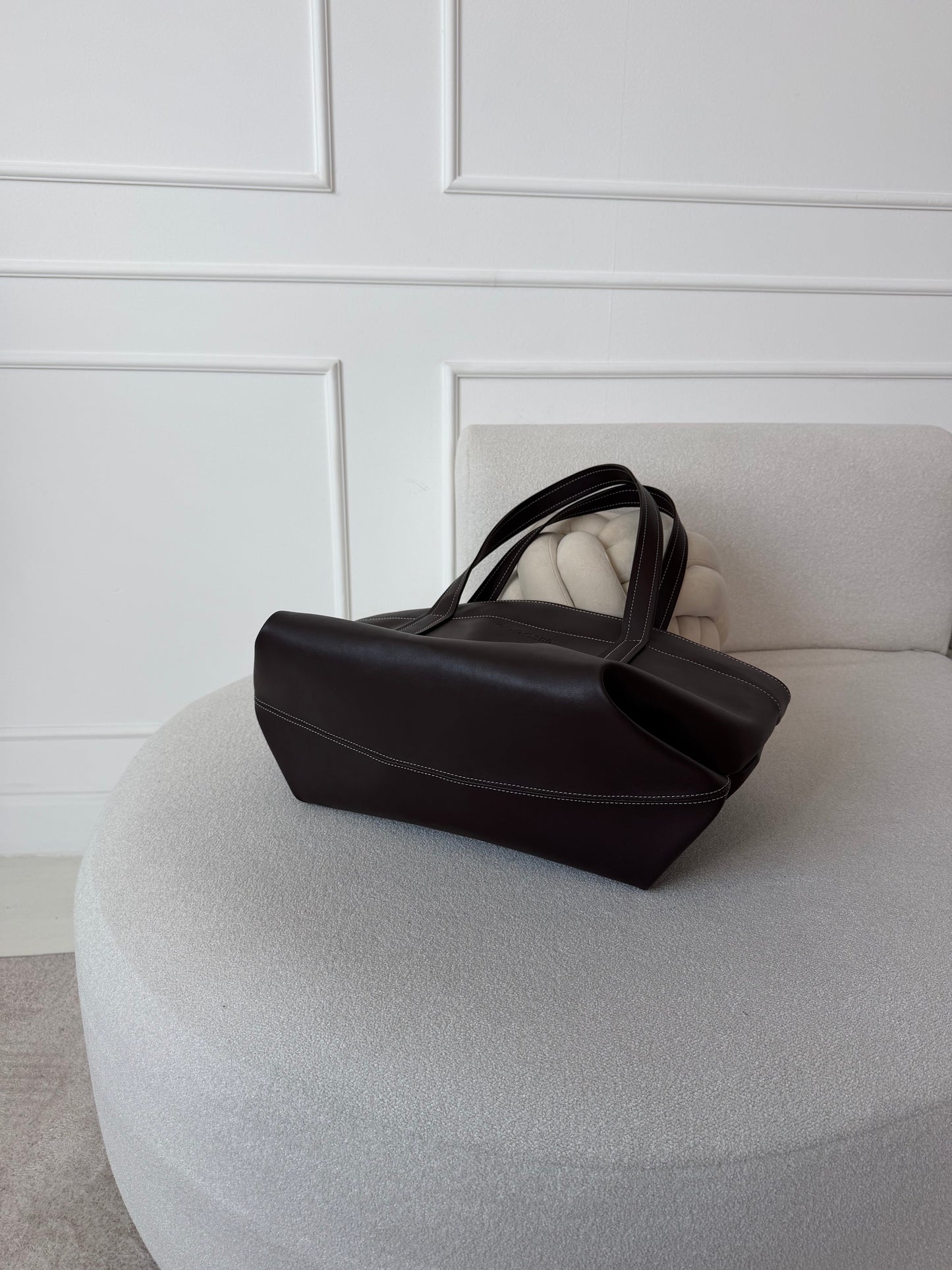 მუქი ყავისფერი “Viola” კლასიკური ჩანთა/ Dark brown “Viola” classic bag