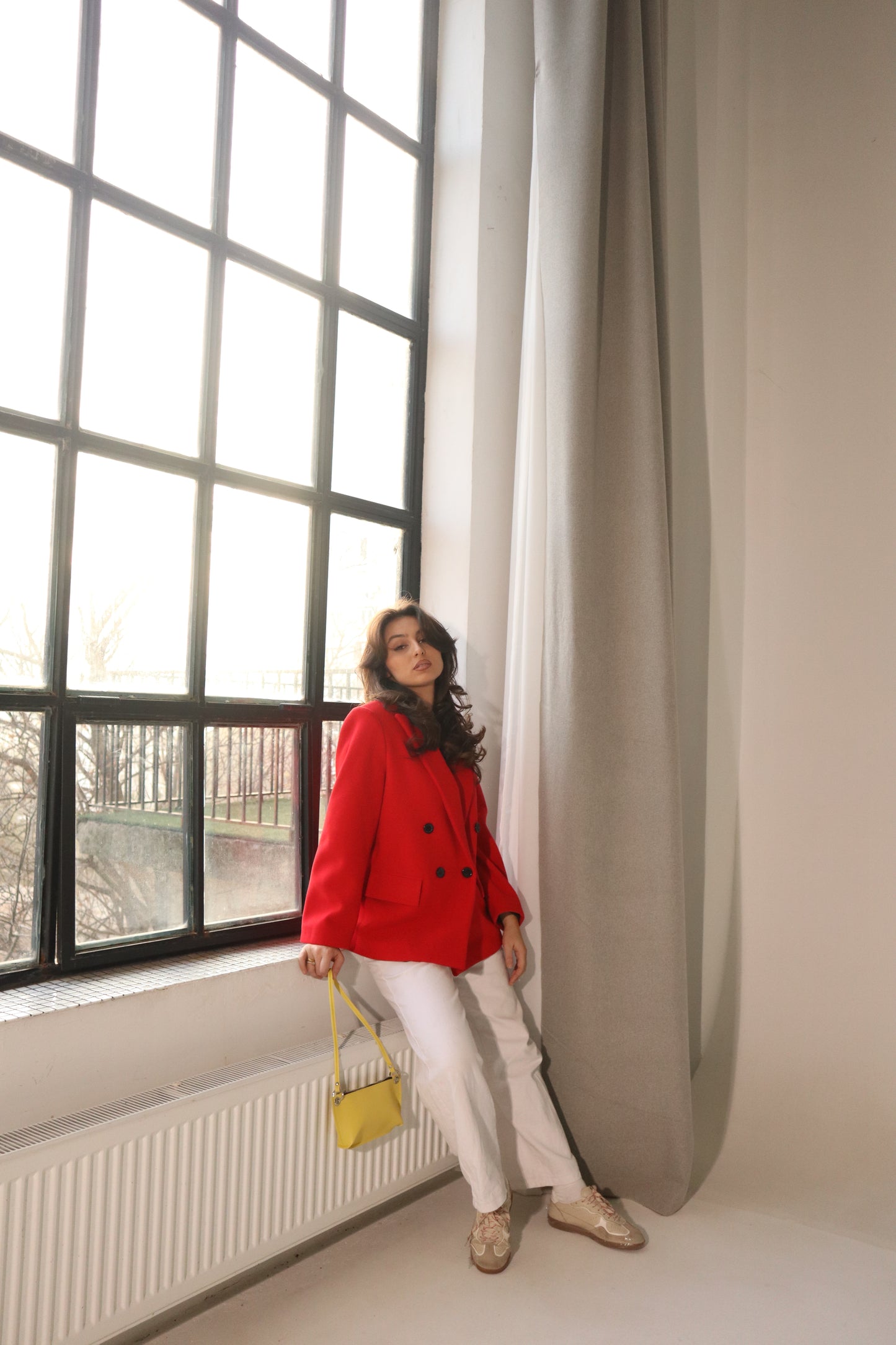 წითელი თბილი პიჯაკი/Red warm jacket