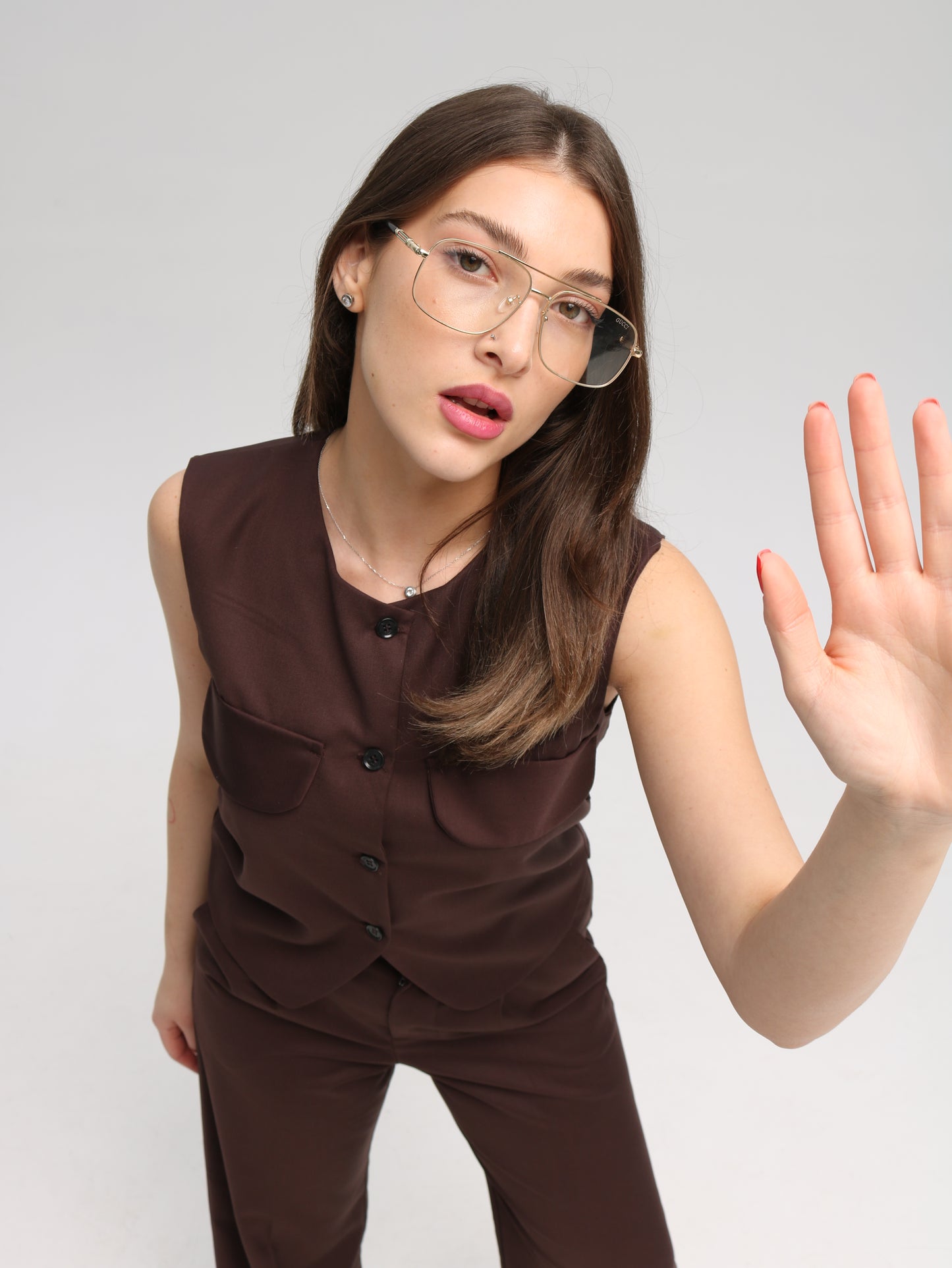 მუქი ყავისფერი ჟილეტი/Dark brown jacket