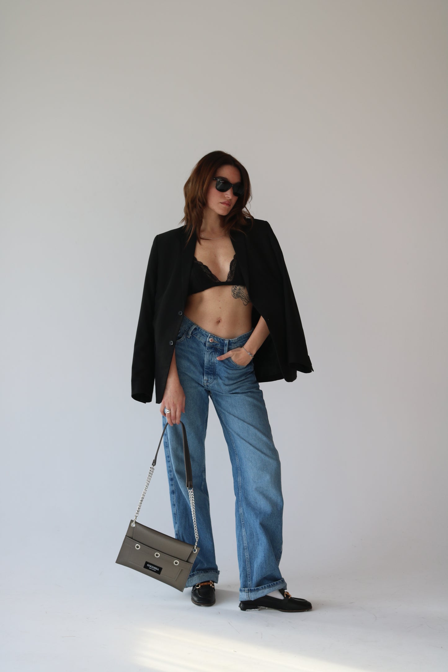 ნაცრისფერი პატარა მეტალებიანი ჩანთა “Elly”/Grey small size metal bag “Elly”