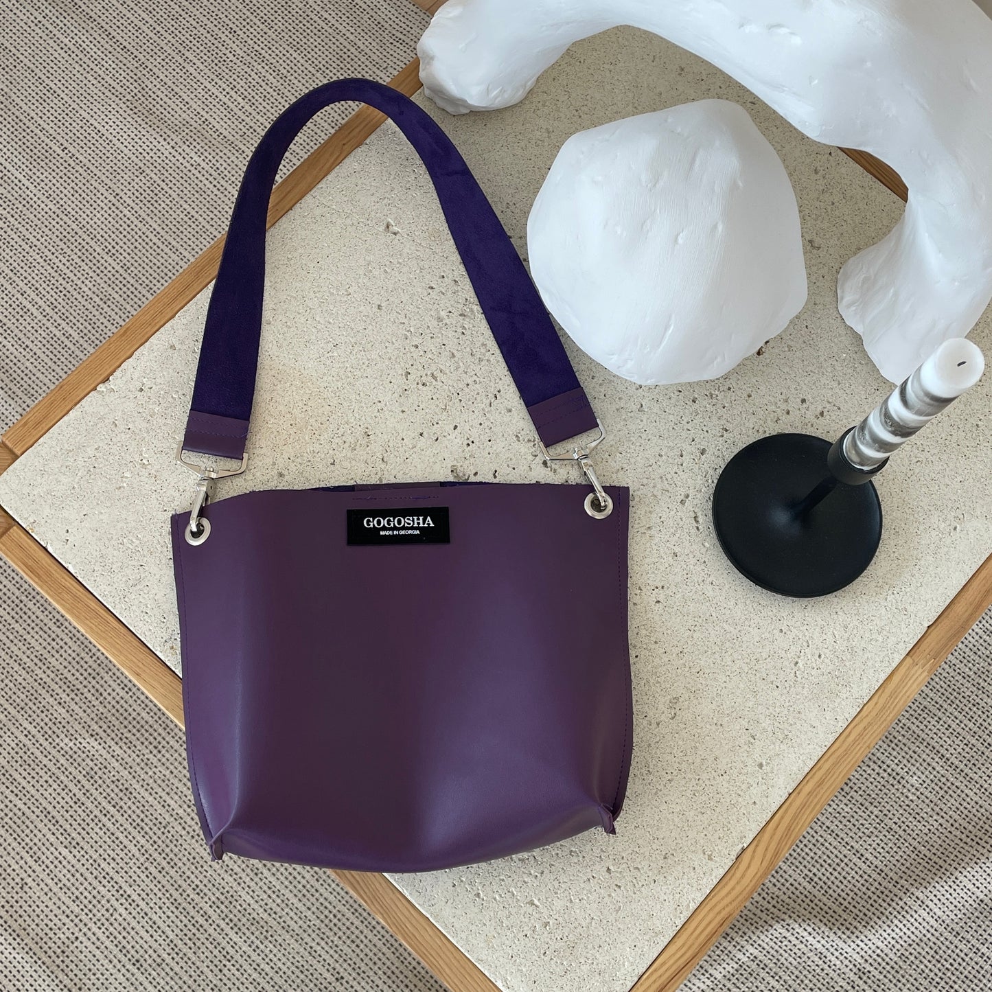 მუქი იასამნისფერი მხრის ჩანთა/Dark purple shoulder bag
