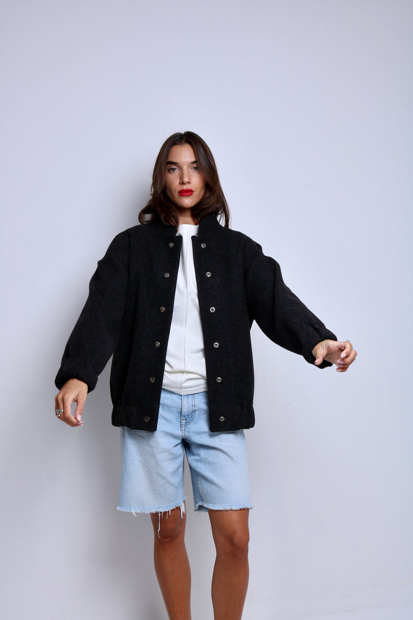 თბილი ბომბერი/Warm Bomber