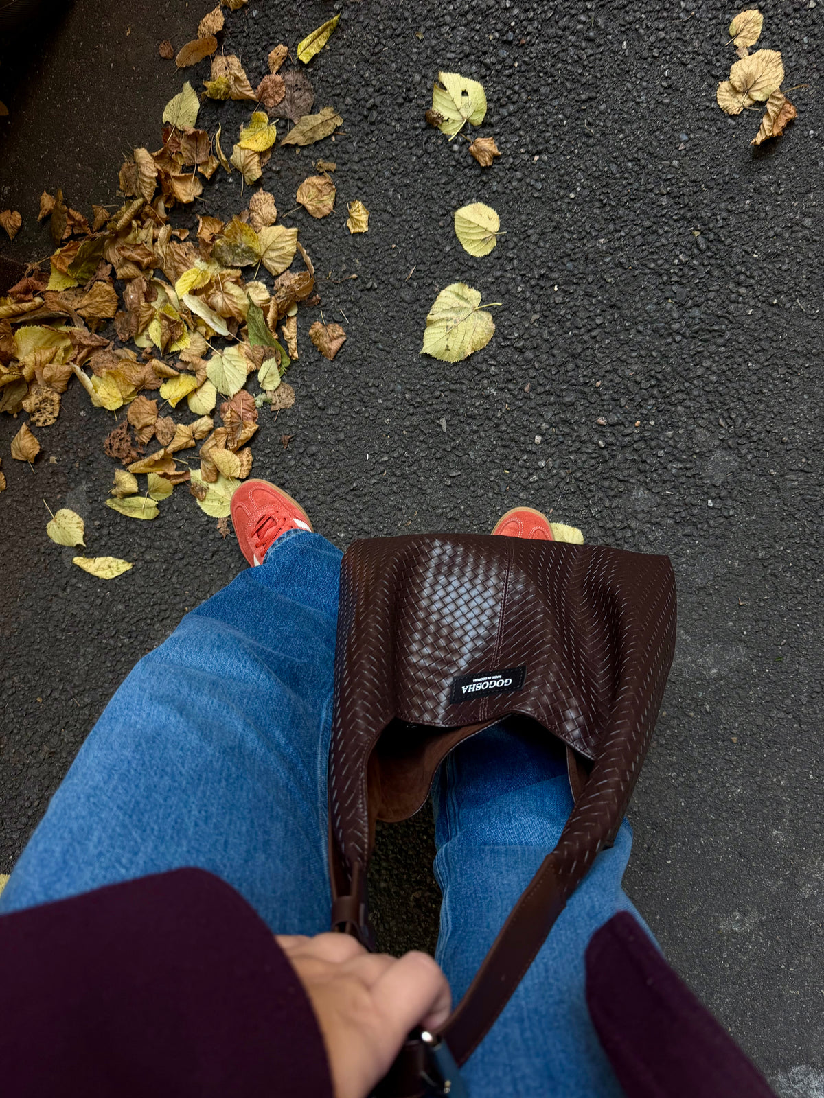 მუქი ყავისფერი ჰობოს ჩანთა/Dark brown Hobo bag