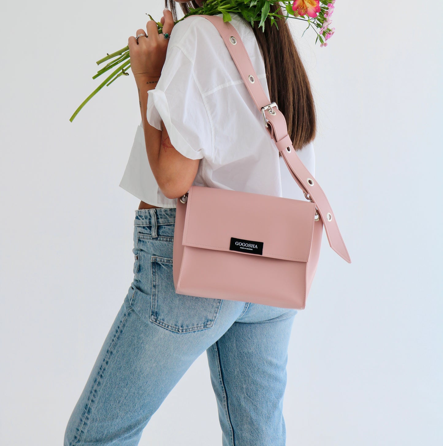 ღია ვარდისფერი Mia-ს მოდელი (დიდი და პატარა)/Light pink Mia bag (Big and small)