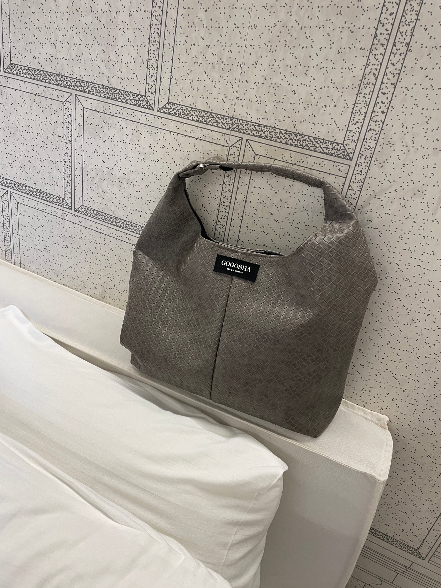 ნაცრისფერი ჰობოს ჩანთა/Grey Hobo bag