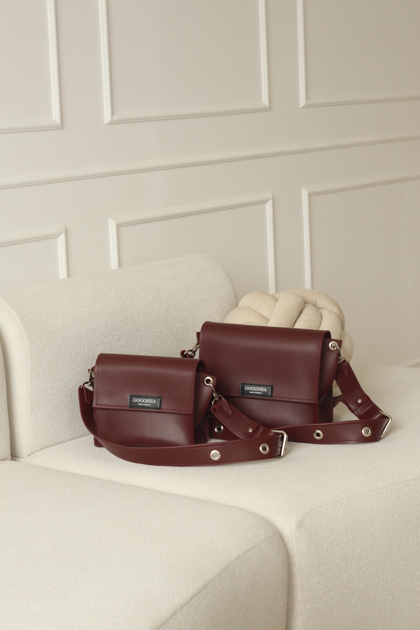 Mia-ს მოდელი მეტალის დეტალებით (პატარა ზომა)/ Mia bag with metal details (Small size)