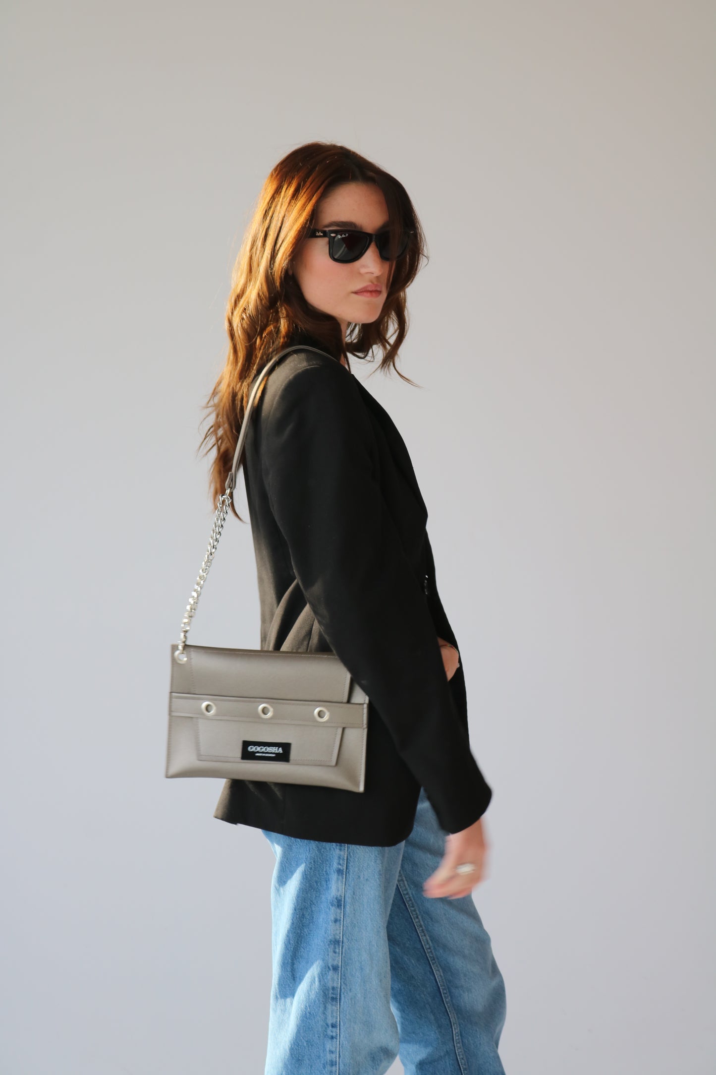 ნაცრისფერი პატარა მეტალებიანი ჩანთა “Elly”/Grey small size metal bag “Elly”