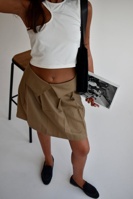 პლისეებიანი ყავისფერი ქვედაბოლო/Pleated brown skirt