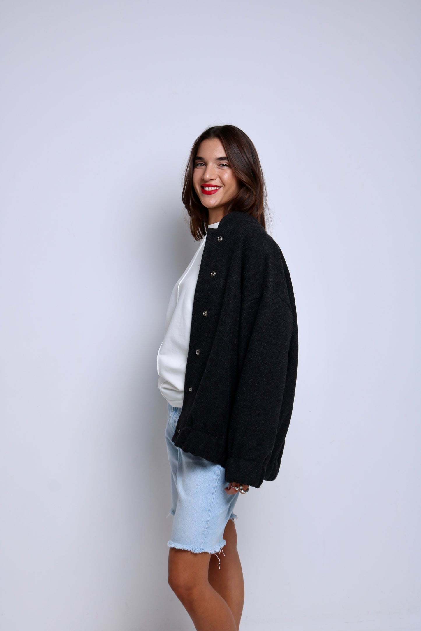 თბილი ბომბერი/Warm Bomber