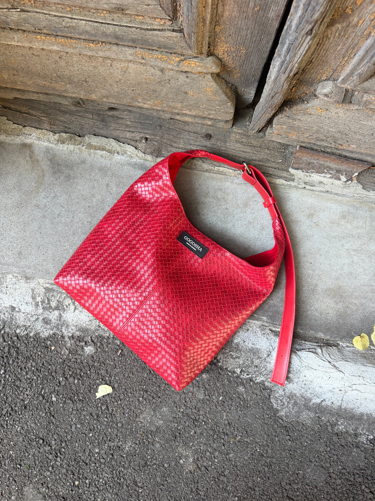 წითელი ჰობოს ჩანთა/Red Hobo bag