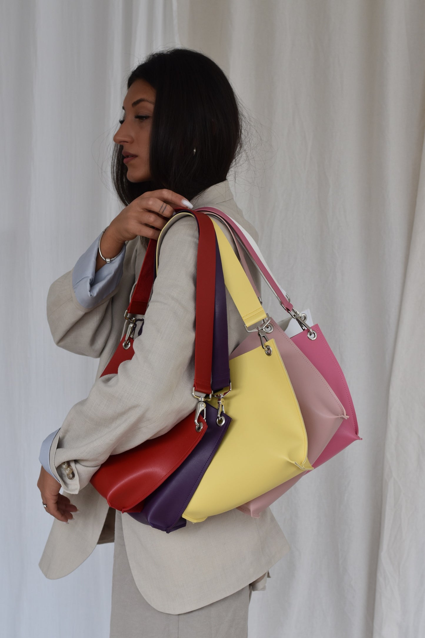 ღია იასამნისფერი მხრის ჩანთა/Light purple shoulder bag
