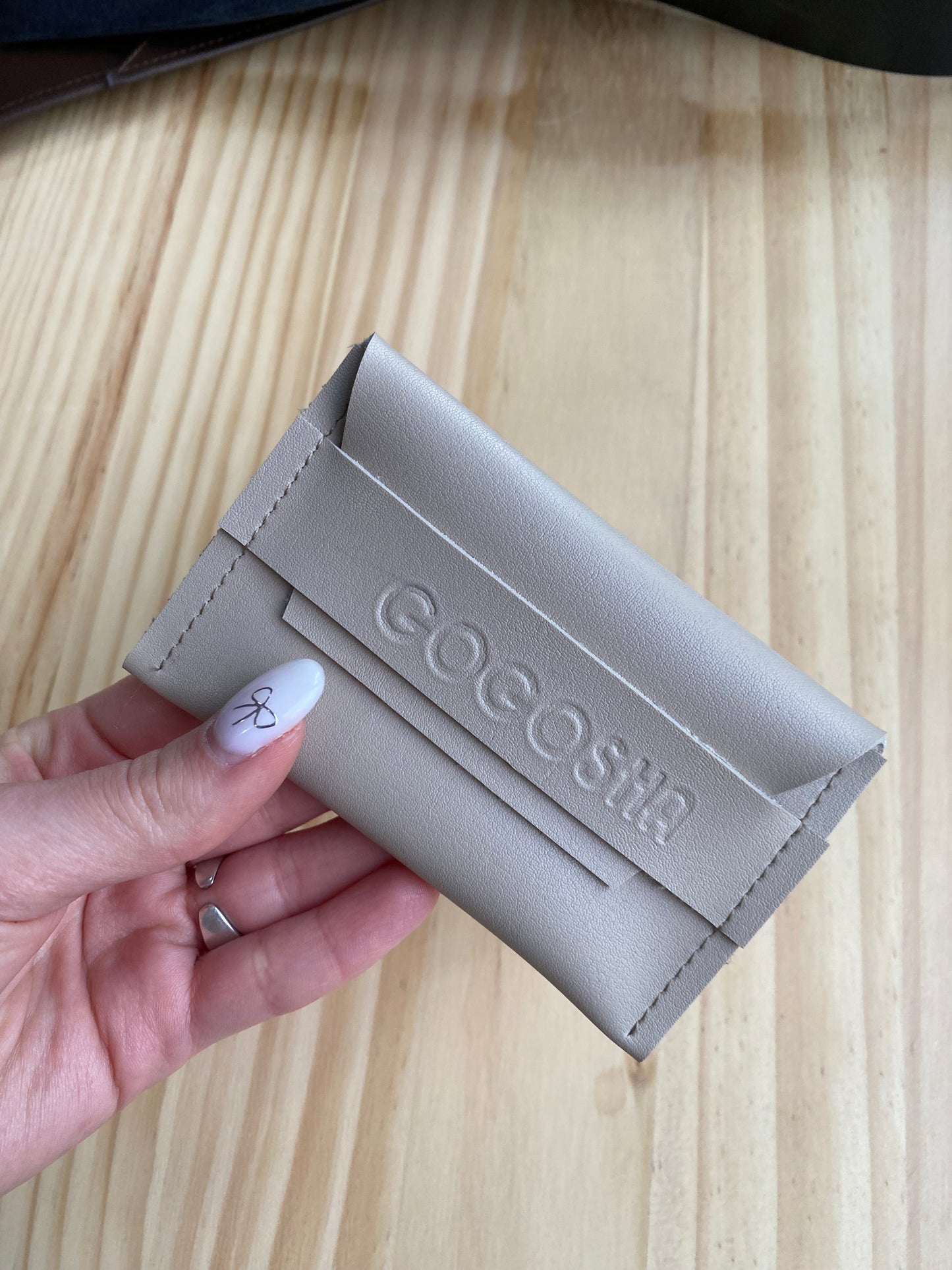 ეკო-ტყავის საბარათე