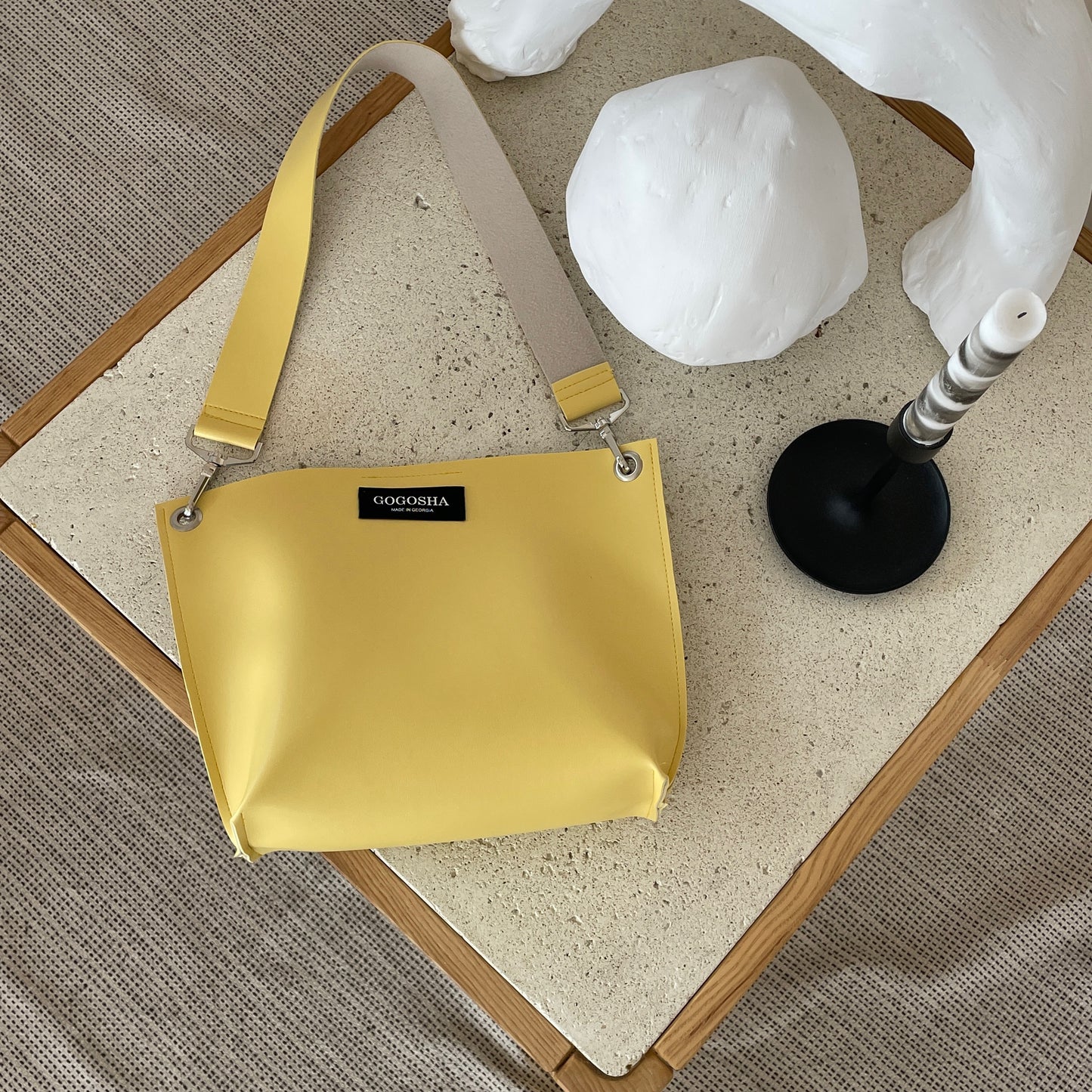 ყვითელი მხრის ჩანთა/Yellow shoulder bag