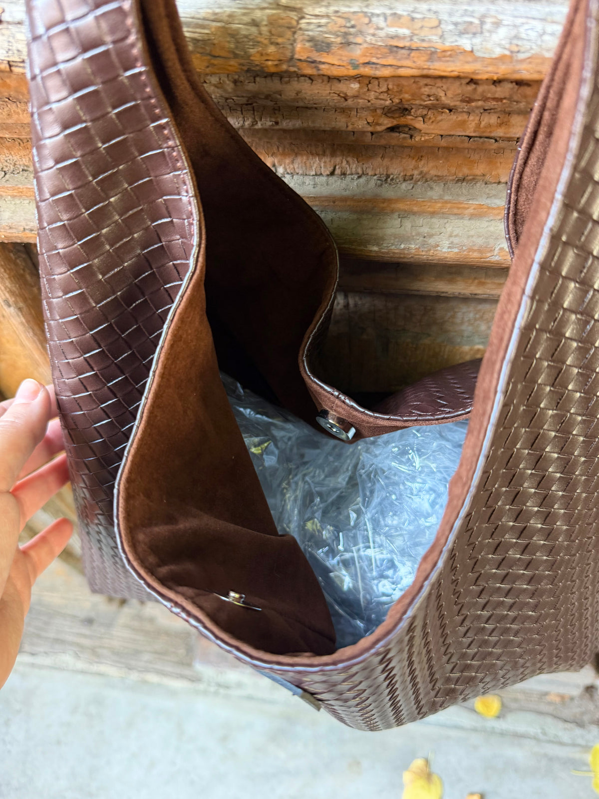 მუქი ყავისფერი ჰობოს ჩანთა/Dark brown Hobo bag